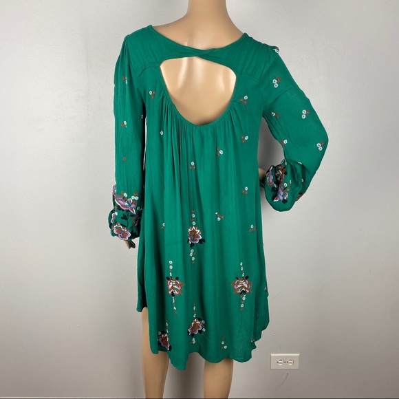 NEW FREE PEOPLE GREEN FLORAL EMBROIDERED MINI DRESS - Picture 7 of 9
